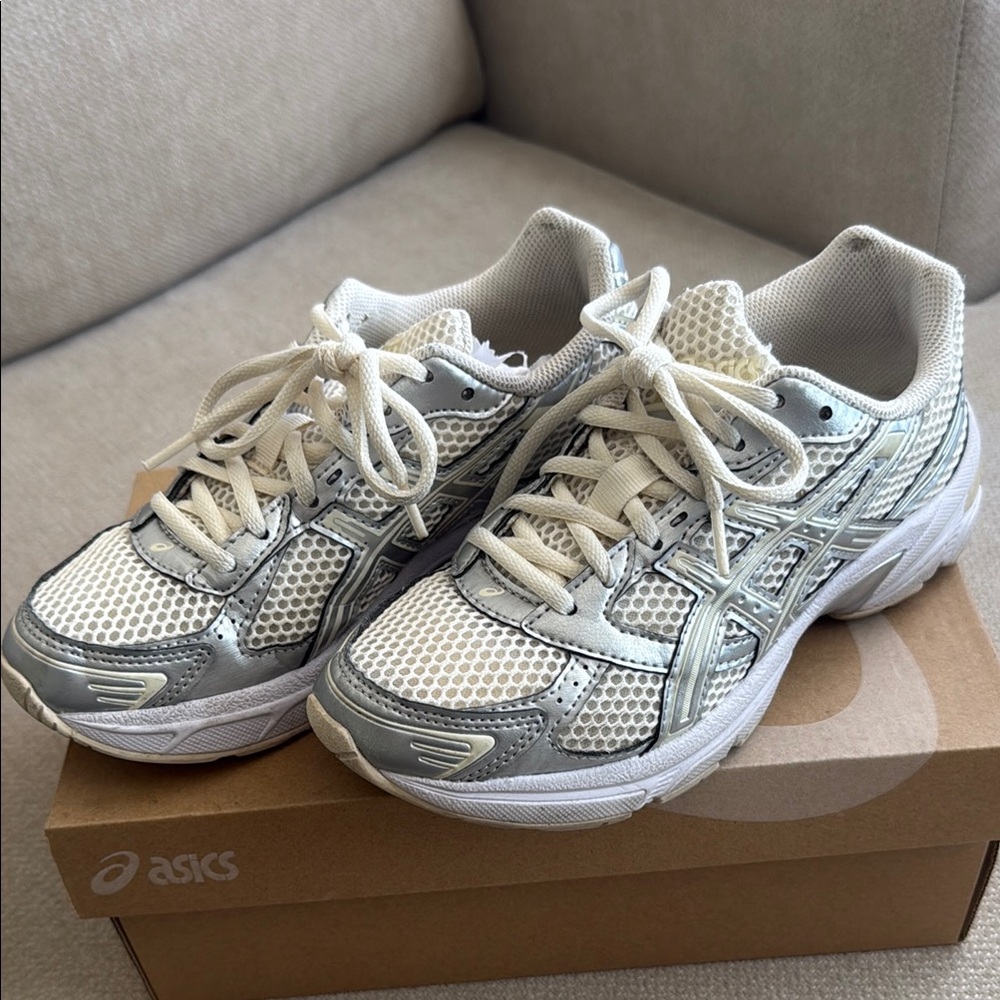 ASICS GEL-1130 in Cream/Pure Silver